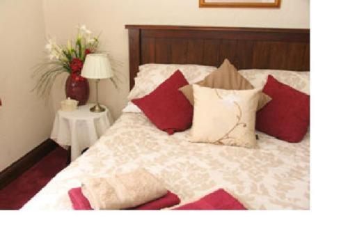 The White Hart Hotel Menheniot Bagian luar foto
