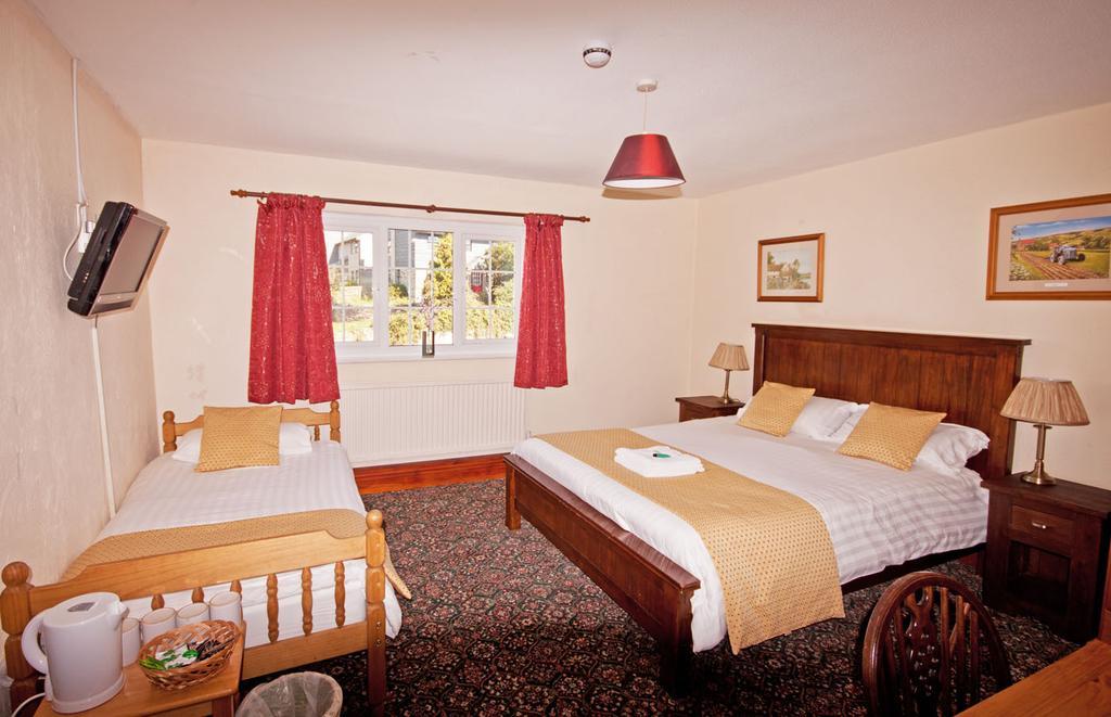 The White Hart Hotel Menheniot Ruang foto