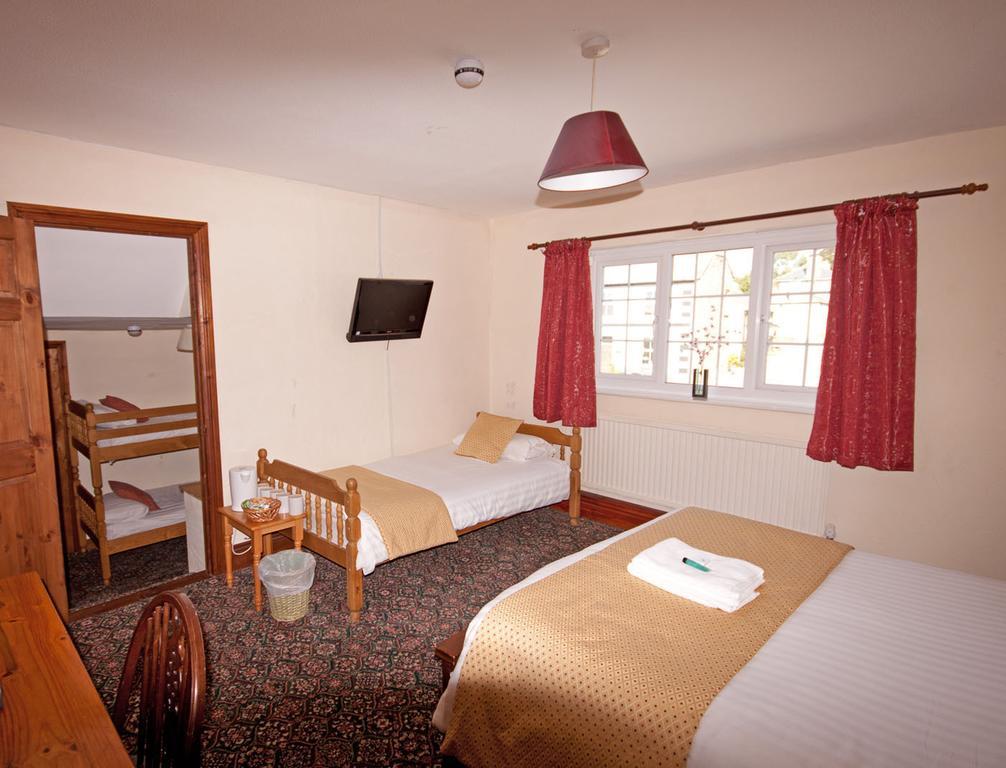 The White Hart Hotel Menheniot Ruang foto